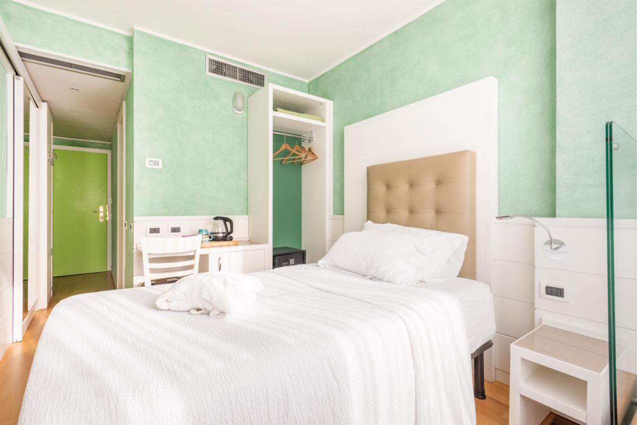 Hotel Gabry Riva del Garda Extérieur photo
