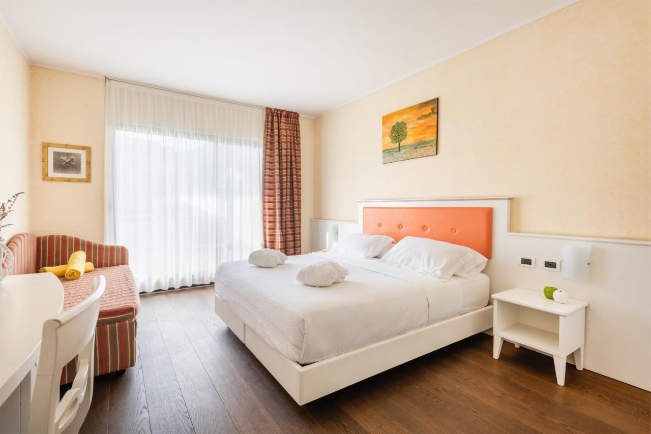 Hotel Gabry Riva del Garda Extérieur photo