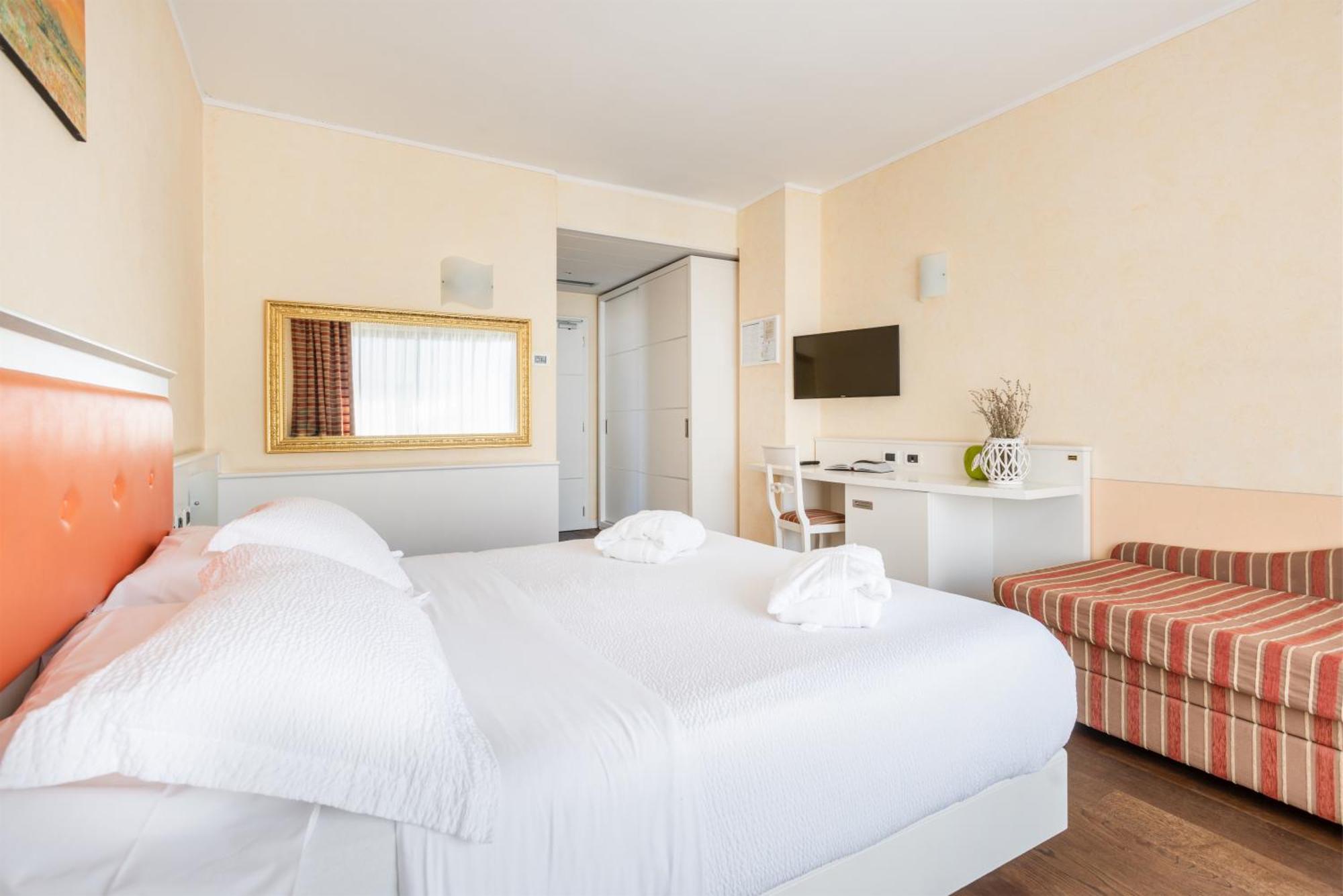 Hotel Gabry Riva del Garda Extérieur photo